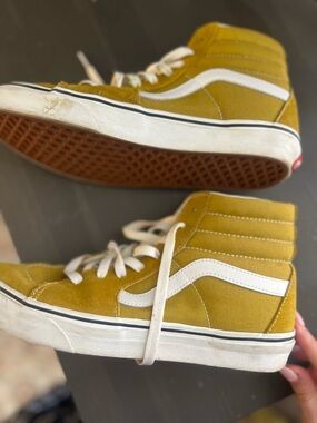 Vans Kids High-Top Sneakers in Mustard Yellow with White Stripe